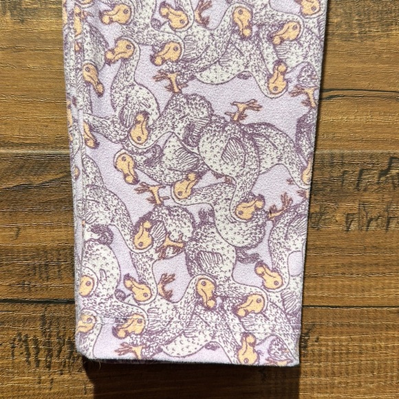 Lularoe Dodo Bird Pink Lavendar OS leggings (#7) - Picture 3 of 5